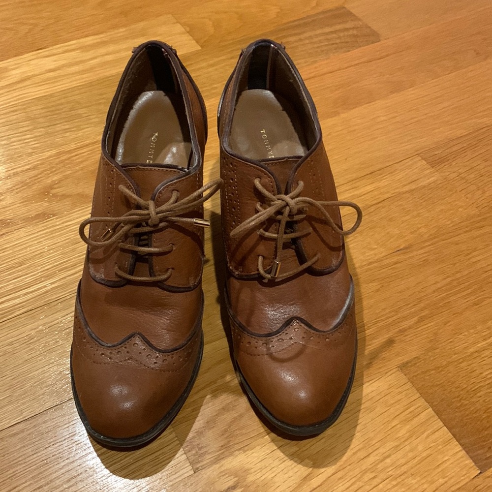 Tommy Hilfiger shoes . Size 8